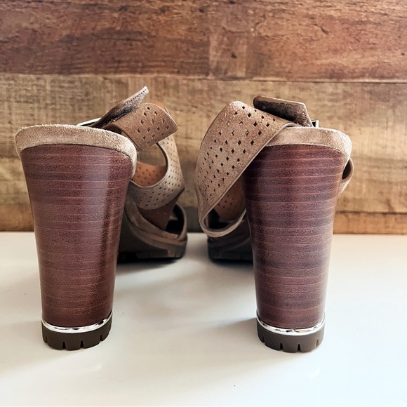 NWOT Franco Sarto Allister 2 Perforated Suede Leather Lug Sole Heeled Sandals - Picture 6 of 10